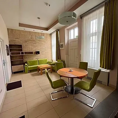 Soleil Apartman Szeged Apart Otel 4*